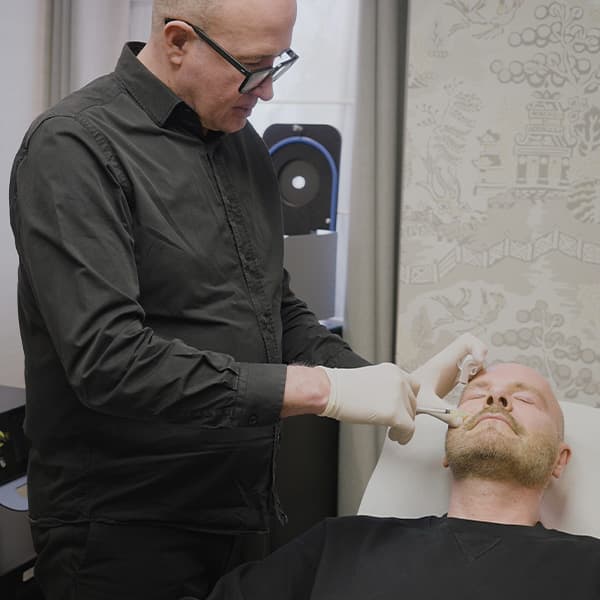 Dr-Joney-patient-injection