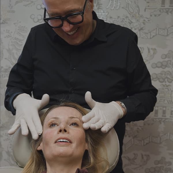 Dr-Joney-Preparing-patient